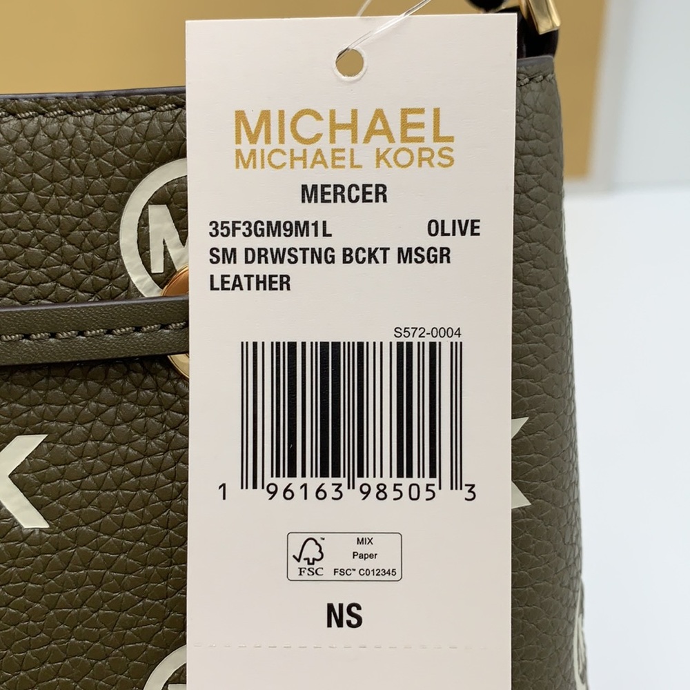 MICHAEL KORS
Mercer Small Logo Embossed Leather
Bucket Bag
COLOR OLIVE - Picture 15 of 15